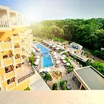 Marine Sands Apartment *